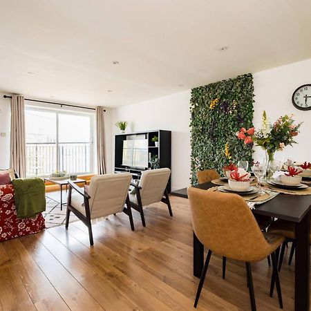 לונדון Wild Roses Service Apartments - East India מראה חיצוני תמונה