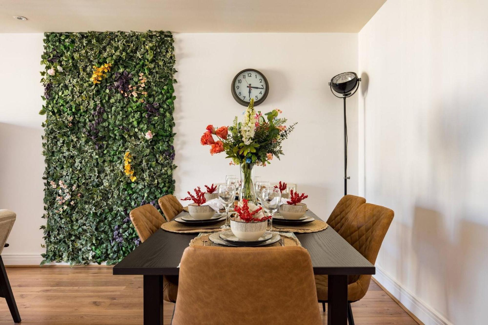 לונדון Wild Roses Service Apartments - East India מראה חיצוני תמונה