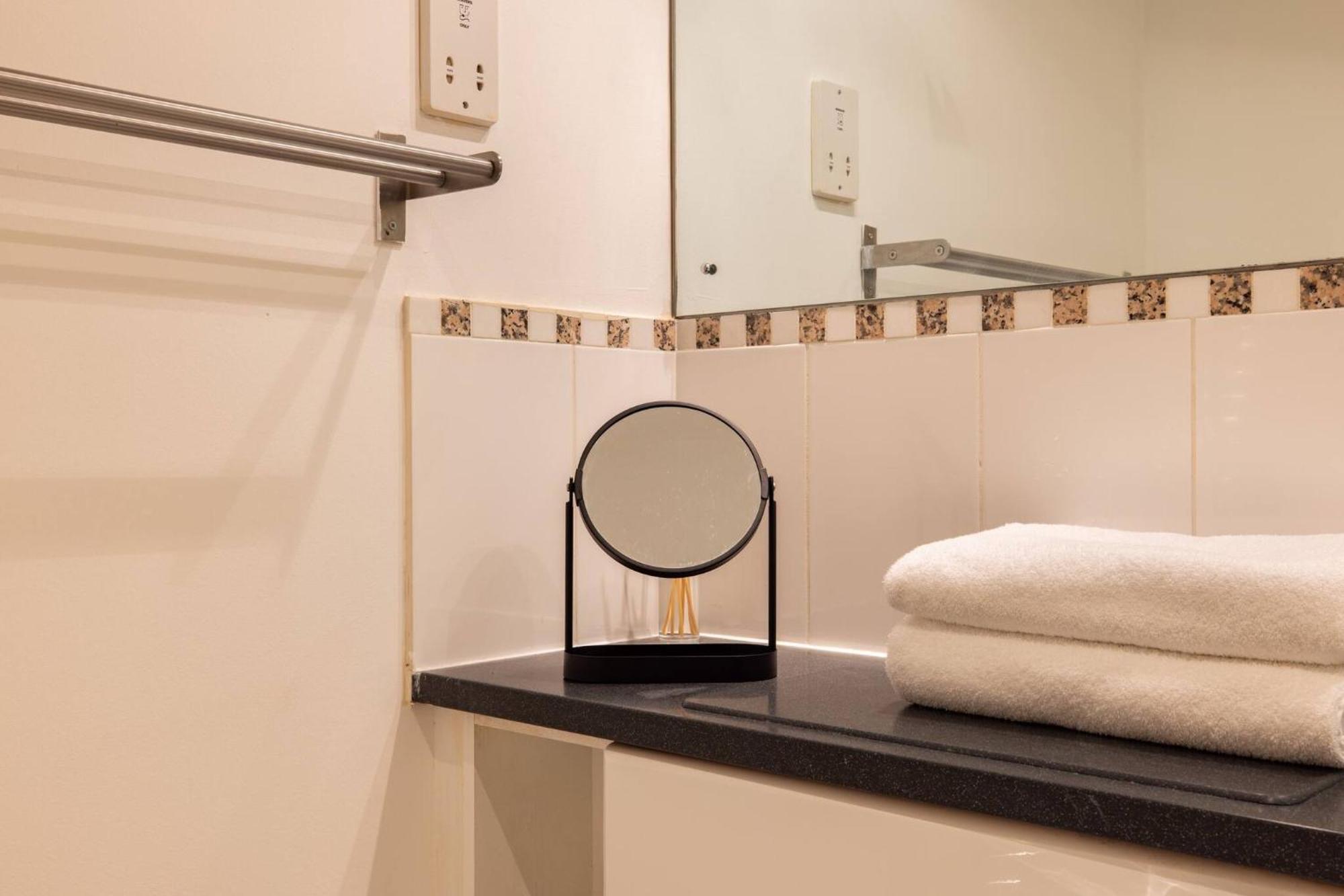 לונדון Wild Roses Service Apartments - East India מראה חיצוני תמונה